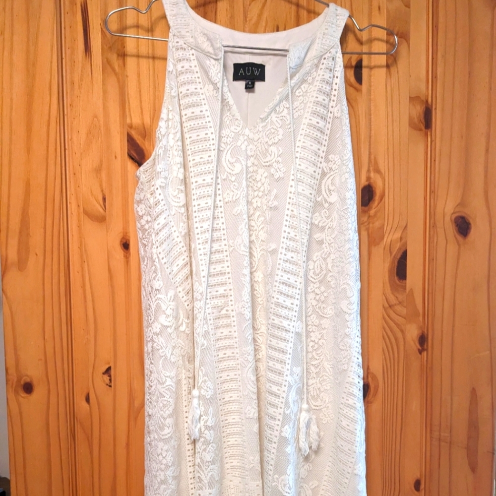AUW 6 White lace dress